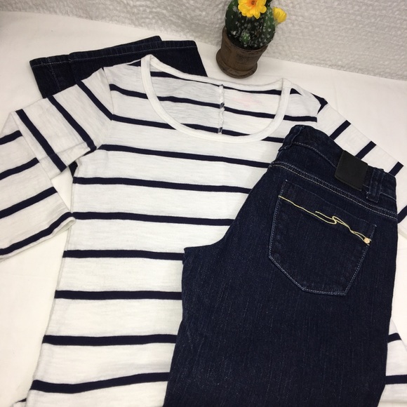 3 for $20🐳Vineyard Vines Navy & White Striped Top - Picture 4 of 8